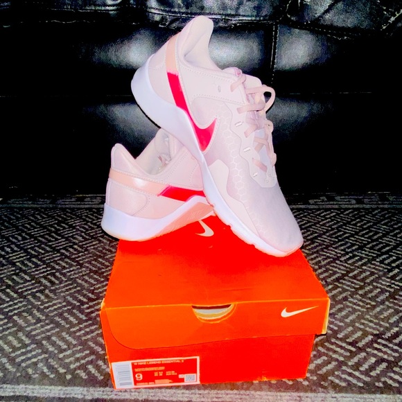 Women’s Nike Athletic running shoes - Picture 2 of 7